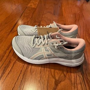 ASICS ortholite gel-contend 8. Size 9.5. Brand new with the tag